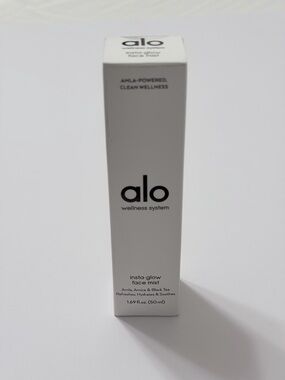 ALO Yoga NWT insta-glow face mist 50ml